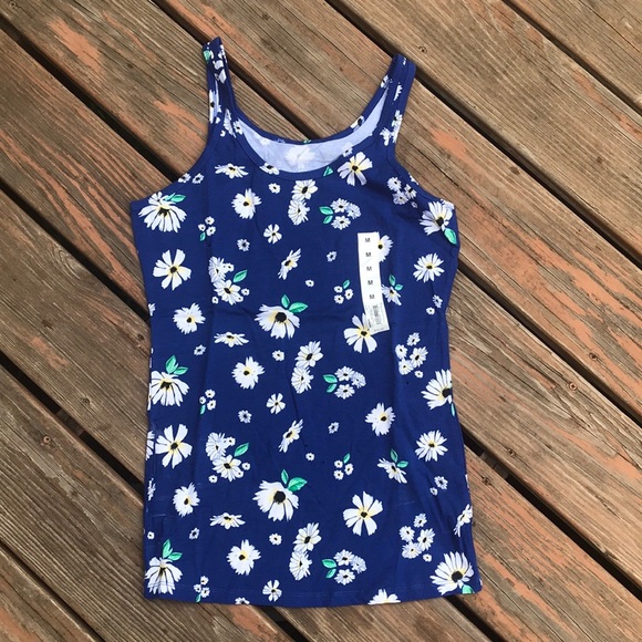 Set of 2 New Tank Tops - Picture 3 of 5